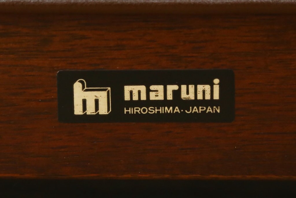 和製ヴィンテージ　maruni(マルニ木工)　希少　オールドマルニ　ボタン留めキルティングが上品な本革ソファ　(R-086411)