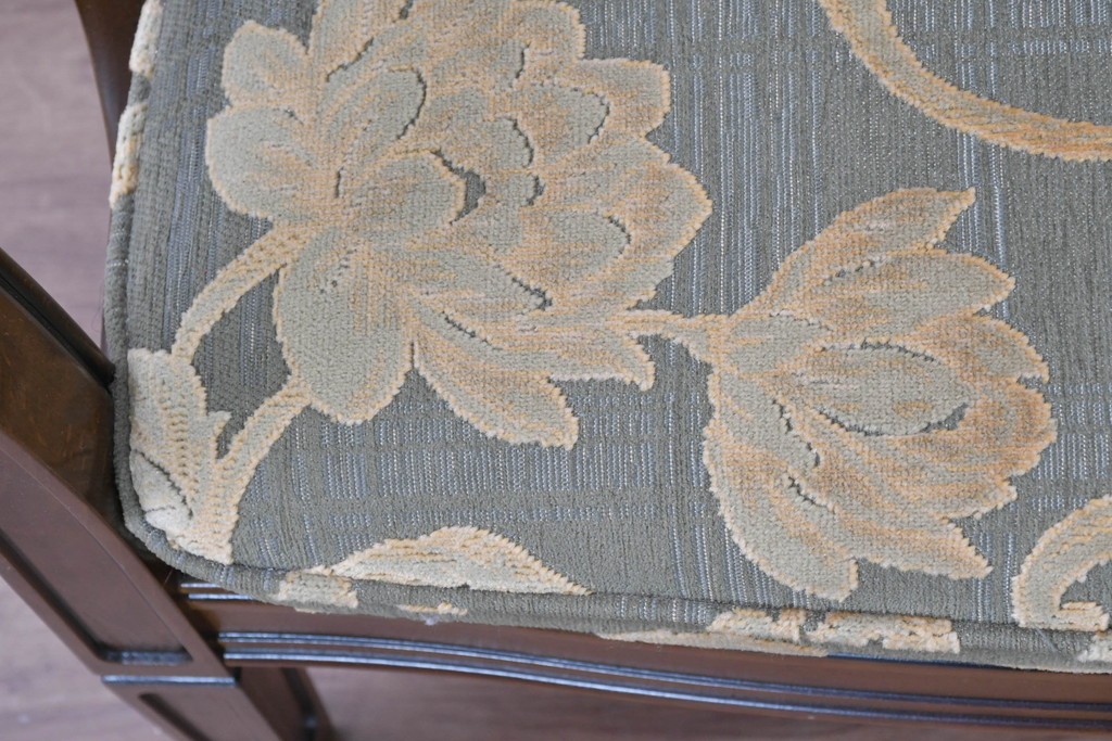 中古　maruni(マルニ木工)　地中海ロイヤルシリーズ(ROYAL)　シャルル　上品なジャガード織りのラウンジチェア　定価約30万円　(R-086412)