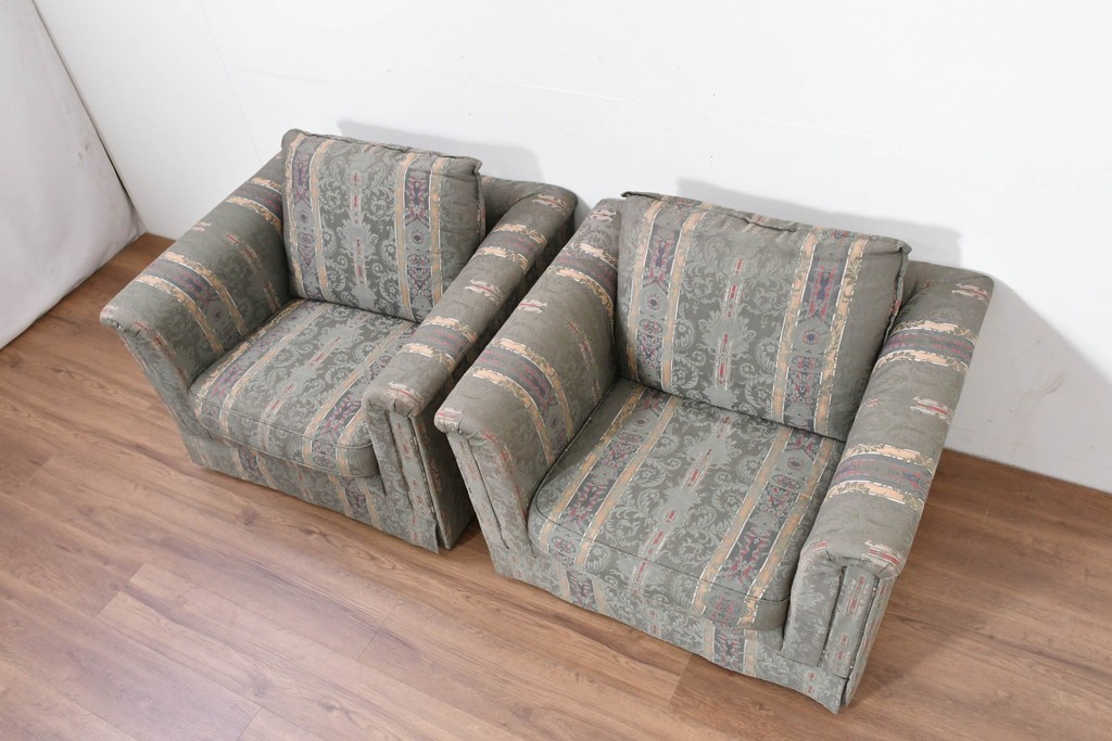 中古　maruni(マルニ木工)　地中海ロイヤルシリーズ(ROYAL)　ロベール　クラシカルなジャガード織りの1人掛けアームソファ2脚セット　現行定価(2脚合計)約62万円　(R-086413)