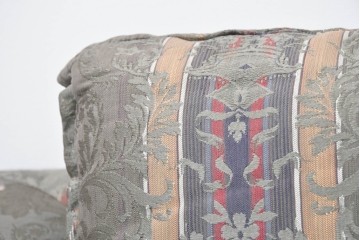 中古　maruni(マルニ木工)　地中海ロイヤルシリーズ(ROYAL)　ロベール　クラシカルなジャガード織りの1人掛けアームソファ2脚セット　現行定価(2脚合計)約62万円　(R-086413)