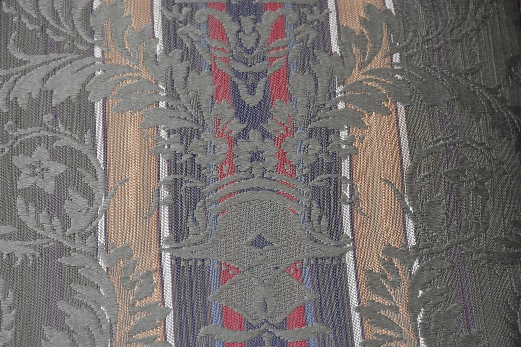 中古　maruni(マルニ木工)　地中海ロイヤルシリーズ(ROYAL)　ロベール　クラシカルなジャガード織りの1人掛けアームソファ2脚セット　現行定価(2脚合計)約62万円　(R-086413)