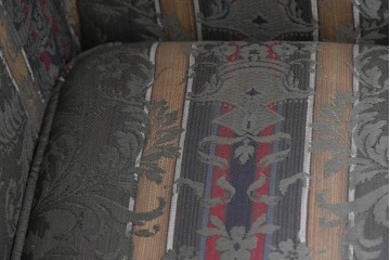 中古　maruni(マルニ木工)　地中海ロイヤルシリーズ(ROYAL)　ロベール　クラシカルなジャガード織りの1人掛けアームソファ2脚セット　現行定価(2脚合計)約62万円　(R-086413)