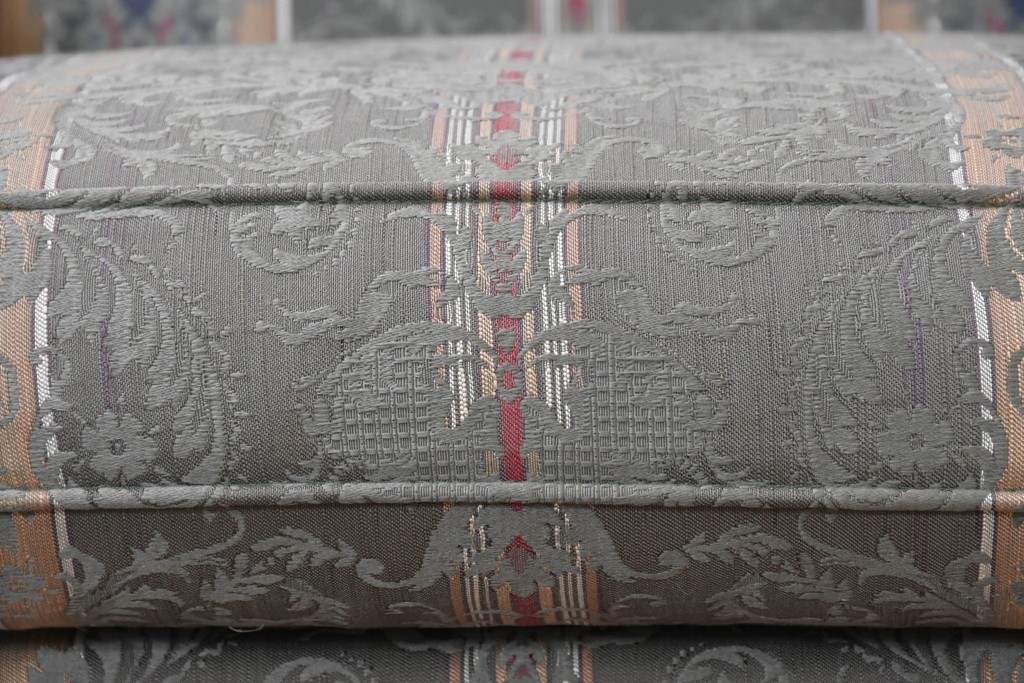 中古　maruni(マルニ木工)　地中海ロイヤルシリーズ(ROYAL)　ロベール　クラシカルなジャガード織りの1人掛けアームソファ2脚セット　現行定価(2脚合計)約62万円　(R-086413)