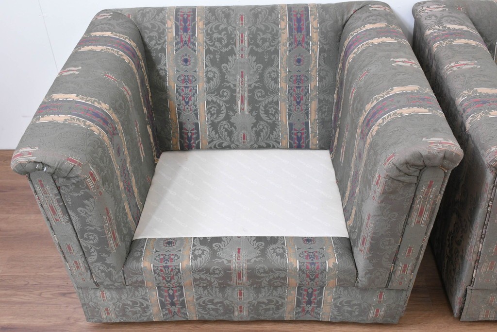 中古　maruni(マルニ木工)　地中海ロイヤルシリーズ(ROYAL)　ロベール　クラシカルなジャガード織りの1人掛けアームソファ2脚セット　現行定価(2脚合計)約62万円　(R-086413)