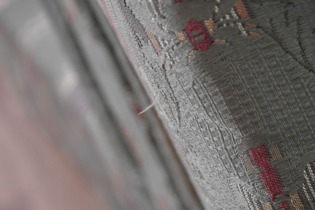 中古　maruni(マルニ木工)　地中海ロイヤルシリーズ(ROYAL)　ロベール　クラシカルなジャガード織りの1人掛けアームソファ2脚セット　現行定価(2脚合計)約62万円　(R-086413)