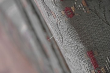 中古　maruni(マルニ木工)　地中海ロイヤルシリーズ(ROYAL)　ロベール　クラシカルなジャガード織りの1人掛けアームソファ2脚セット　現行定価(2脚合計)約62万円　(R-086413)