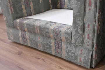 中古　maruni(マルニ木工)　地中海ロイヤルシリーズ(ROYAL)　ロベール　クラシカルなジャガード織りの1人掛けアームソファ2脚セット　現行定価(2脚合計)約62万円　(R-086413)