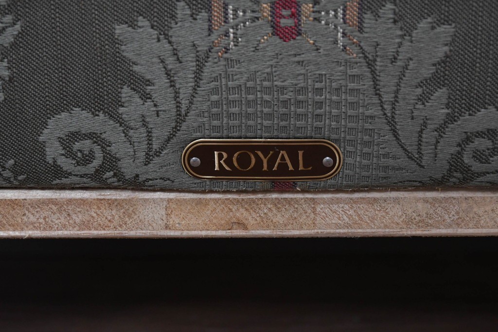 中古　maruni(マルニ木工)　地中海ロイヤルシリーズ(ROYAL)　ロベール　クラシカルなジャガード織りの1人掛けアームソファ2脚セット　現行定価(2脚合計)約62万円　(R-086413)