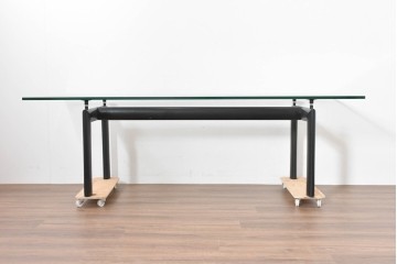 中古　美品　Cassina(カッシーナ)　LC6　スタイリッシュなガラストップのダイニングテーブル　定価約110万円　(R-086414)