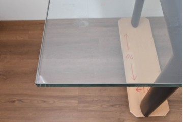 中古　美品　Cassina(カッシーナ)　LC6　スタイリッシュなガラストップのダイニングテーブル　定価約110万円　(R-086414)