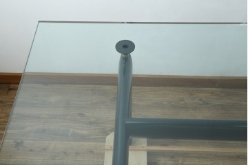 中古　美品　Cassina(カッシーナ)　LC6　スタイリッシュなガラストップのダイニングテーブル　定価約110万円　(R-086414)
