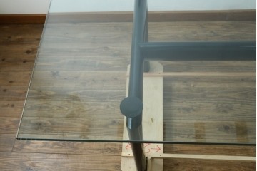 中古　美品　Cassina(カッシーナ)　LC6　スタイリッシュなガラストップのダイニングテーブル　定価約110万円　(R-086414)