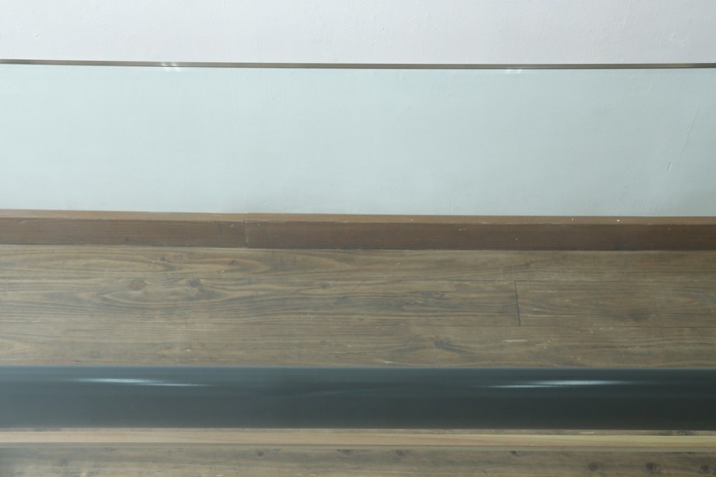 中古　美品　Cassina(カッシーナ)　LC6　スタイリッシュなガラストップのダイニングテーブル　定価約110万円　(R-086414)