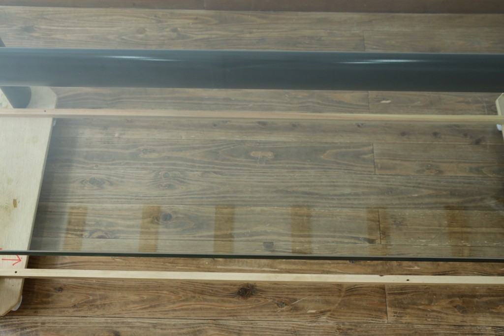 中古　美品　Cassina(カッシーナ)　LC6　スタイリッシュなガラストップのダイニングテーブル　定価約110万円　(R-086414)