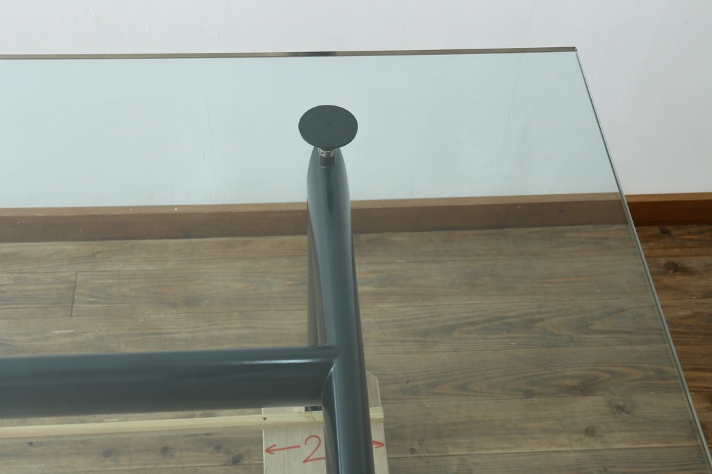 中古　美品　Cassina(カッシーナ)　LC6　スタイリッシュなガラストップのダイニングテーブル　定価約110万円　(R-086414)