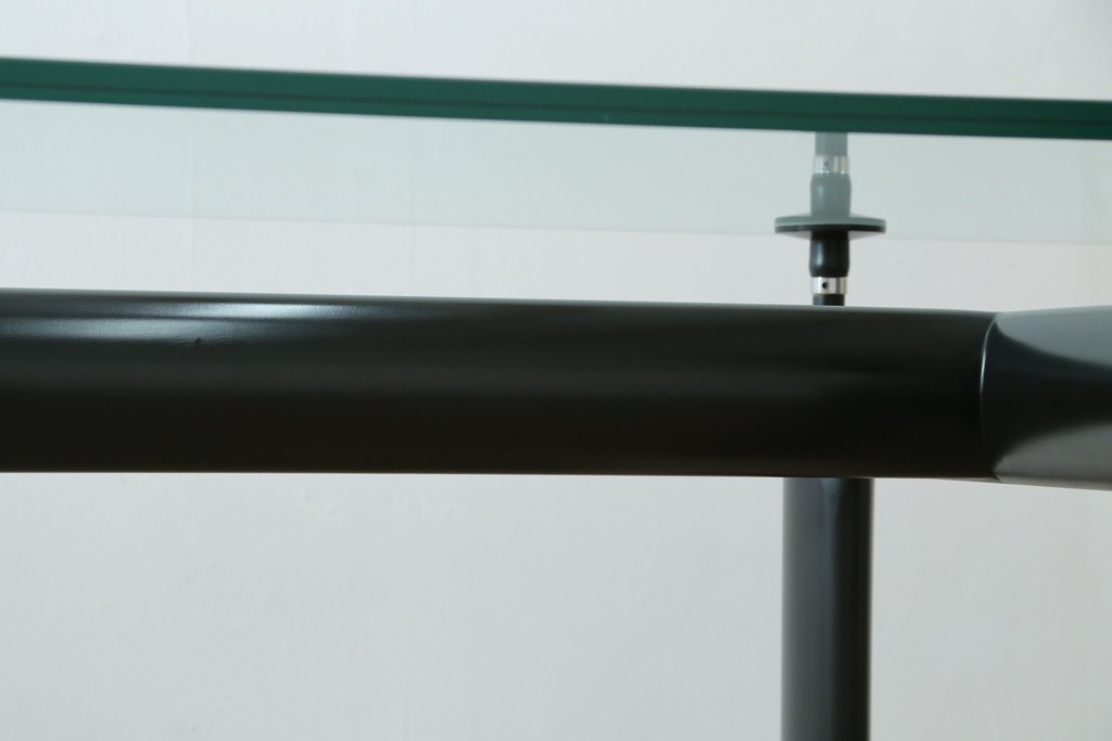 中古　美品　Cassina(カッシーナ)　LC6　スタイリッシュなガラストップのダイニングテーブル　定価約110万円　(R-086414)