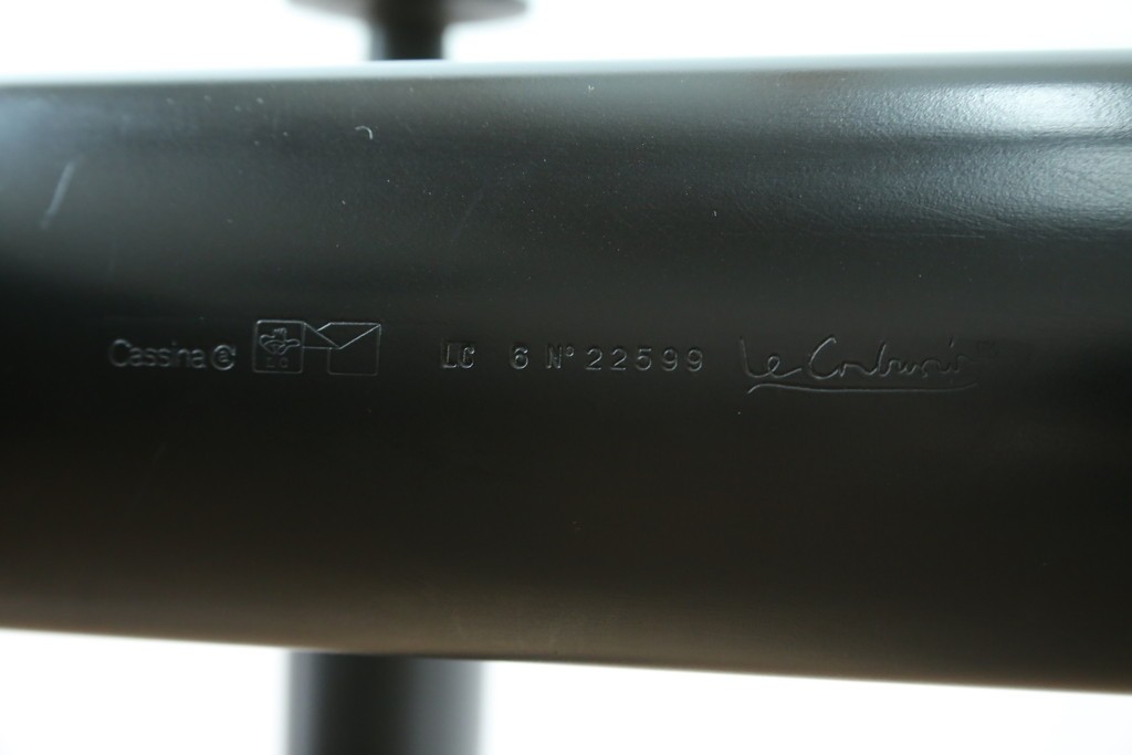 中古　美品　Cassina(カッシーナ)　LC6　スタイリッシュなガラストップのダイニングテーブル　定価約110万円　(R-086414)