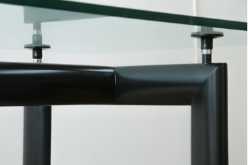 中古　美品　Cassina(カッシーナ)　LC6　スタイリッシュなガラストップのダイニングテーブル　定価約110万円　(R-086414)