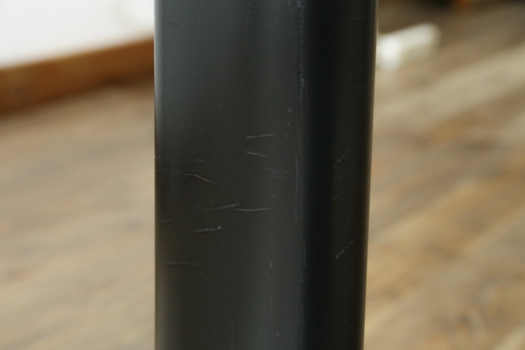 中古　美品　Cassina(カッシーナ)　LC6　スタイリッシュなガラストップのダイニングテーブル　定価約110万円　(R-086414)