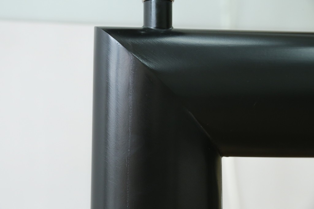 中古　美品　Cassina(カッシーナ)　LC6　スタイリッシュなガラストップのダイニングテーブル　定価約110万円　(R-086414)