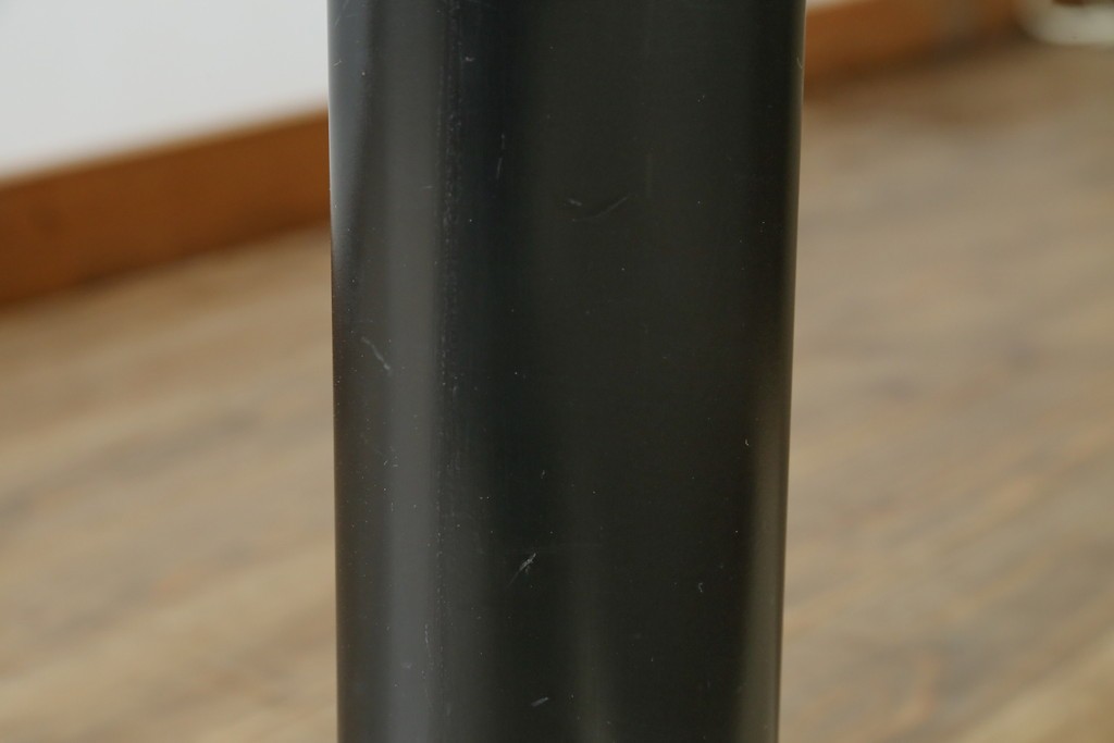 中古　美品　Cassina(カッシーナ)　LC6　スタイリッシュなガラストップのダイニングテーブル　定価約110万円　(R-086414)