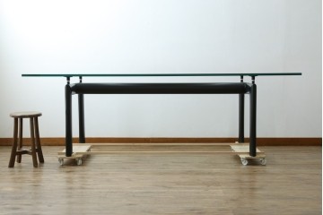 中古　美品　Cassina(カッシーナ)　LC6　スタイリッシュなガラストップのダイニングテーブル　定価約110万円　(R-086414)