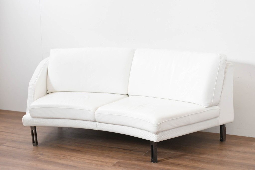 中古　KELVIN GIORMANI(ケルビン・ジョルマーニ)　本革　流れるような曲線が美しいカーブソファ　定価約38万円　(R-086415)