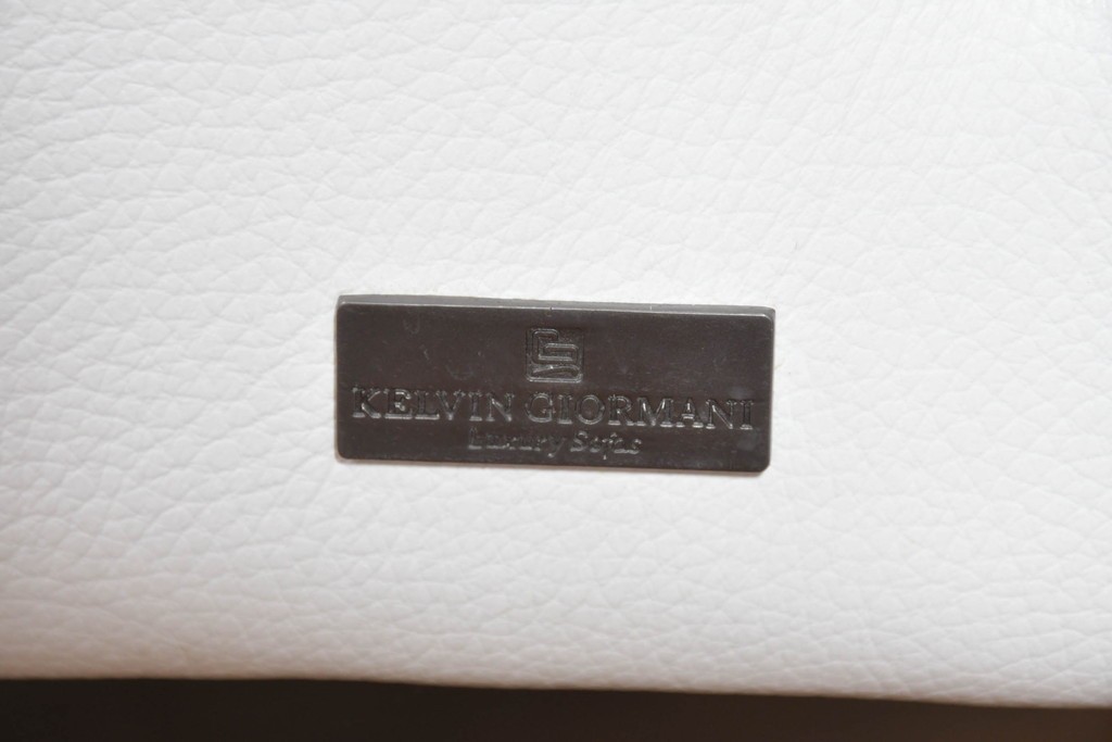 中古　KELVIN GIORMANI(ケルビン・ジョルマーニ)　本革　流れるような曲線が美しいカーブソファ　定価約38万円　(R-086415)