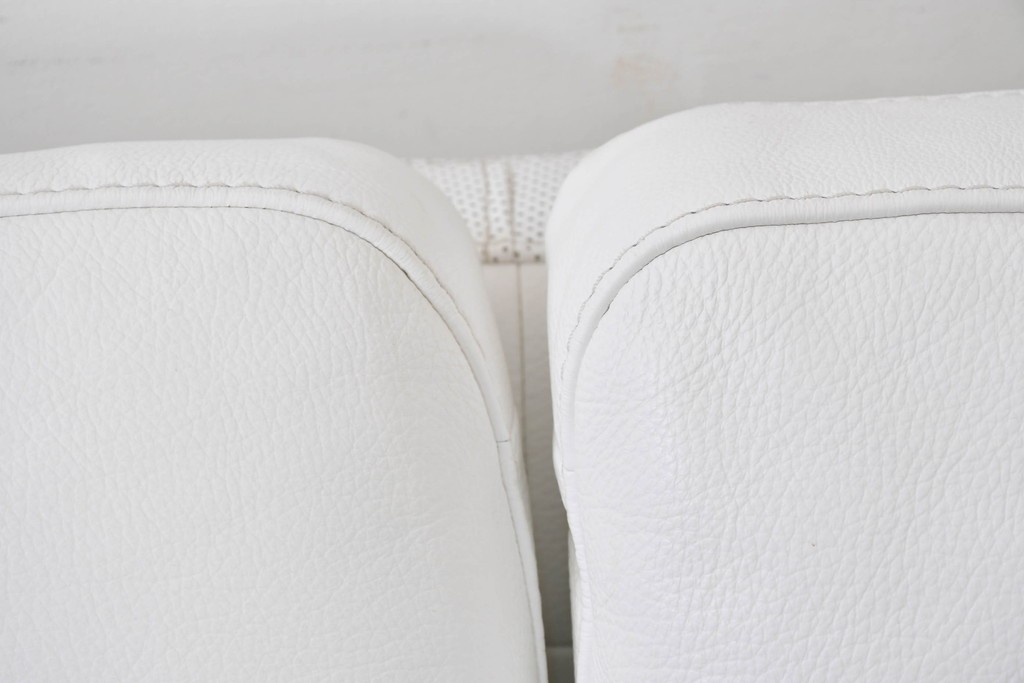 中古　KELVIN GIORMANI(ケルビン・ジョルマーニ)　本革　流れるような曲線が美しいカーブソファ　定価約38万円　(R-086415)