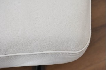 中古　KELVIN GIORMANI(ケルビン・ジョルマーニ)　本革　流れるような曲線が美しいカーブソファ　定価約38万円　(R-086415)