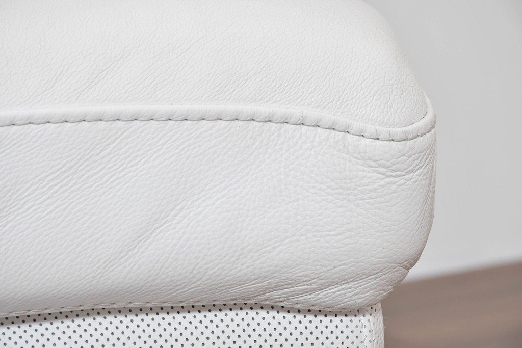 中古　KELVIN GIORMANI(ケルビン・ジョルマーニ)　本革　流れるような曲線が美しいカーブソファ　定価約38万円　(R-086415)