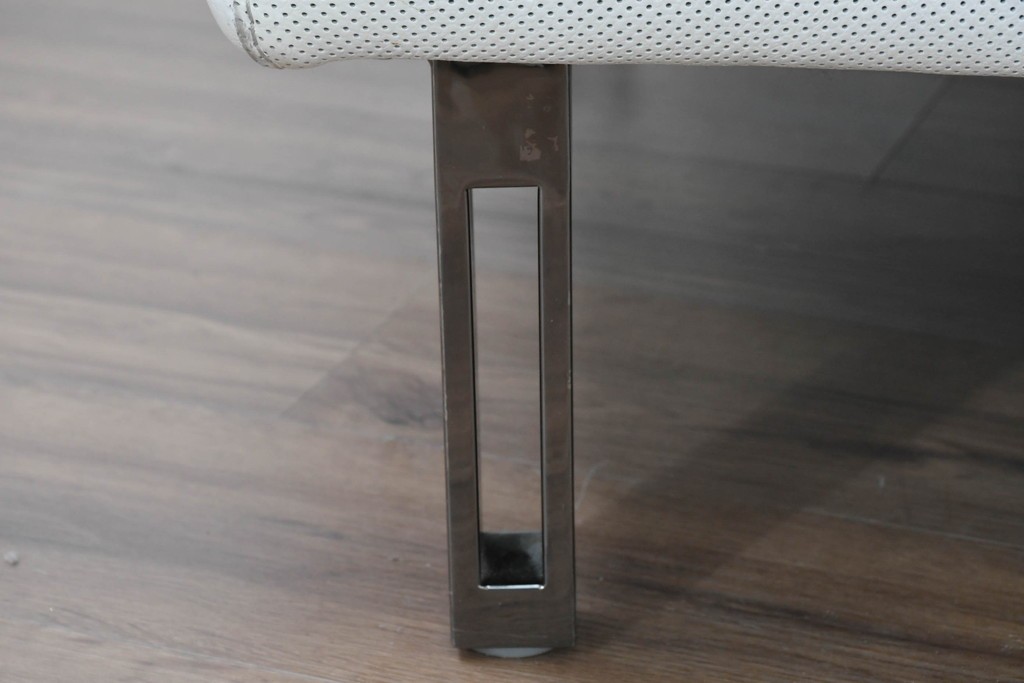 中古　KELVIN GIORMANI(ケルビン・ジョルマーニ)　本革　流れるような曲線が美しいカーブソファ　定価約38万円　(R-086415)