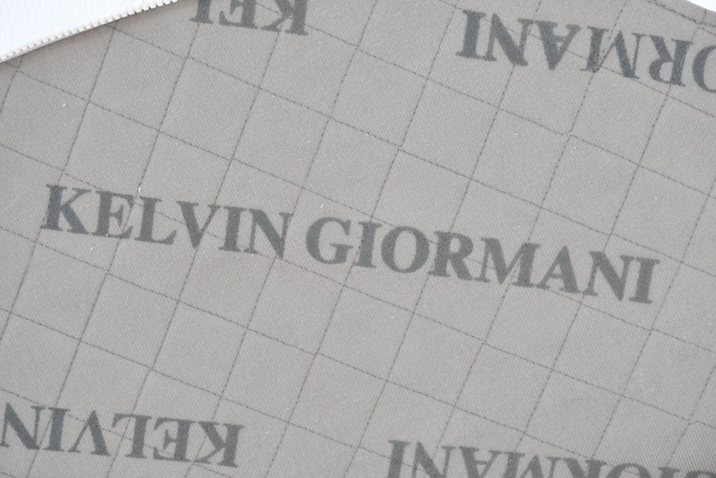 中古　KELVIN GIORMANI(ケルビン・ジョルマーニ)　本革　流れるような曲線が美しいカーブソファ　定価約38万円　(R-086415)