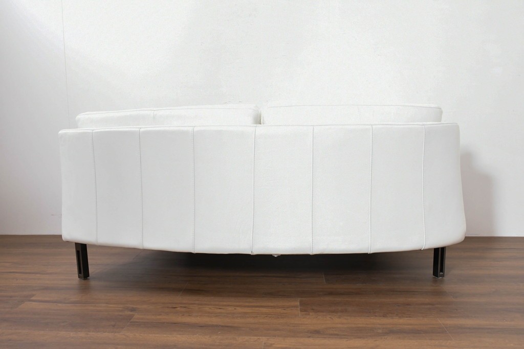 中古　KELVIN GIORMANI(ケルビン・ジョルマーニ)　本革　流れるような曲線が美しいカーブソファ　定価約38万円　(R-086415)