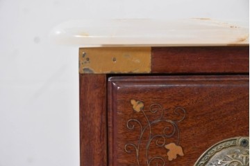 和製ヴィンテージ　希少な廃番品　吉川商事(D&A YOSHIKAWA)　天板大理石　可愛らしい象嵌入りのサイドチェスト　(R-086416)