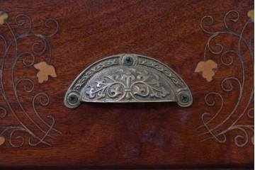 和製ヴィンテージ　希少な廃番品　吉川商事(D&A YOSHIKAWA)　天板大理石　可愛らしい象嵌入りのサイドチェスト　(R-086416)