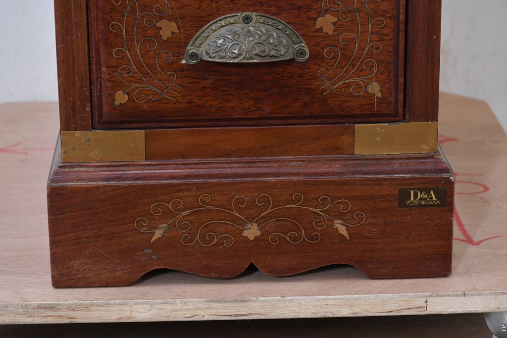 和製ヴィンテージ　希少な廃番品　吉川商事(D&A YOSHIKAWA)　天板大理石　可愛らしい象嵌入りのサイドチェスト　(R-086416)
