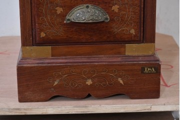 和製ヴィンテージ　希少な廃番品　吉川商事(D&A YOSHIKAWA)　天板大理石　可愛らしい象嵌入りのサイドチェスト　(R-086416)