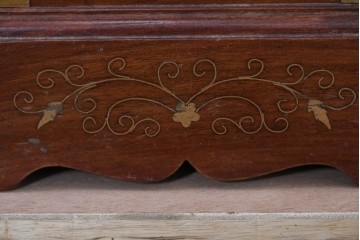 和製ヴィンテージ　希少な廃番品　吉川商事(D&A YOSHIKAWA)　天板大理石　可愛らしい象嵌入りのサイドチェスト　(R-086416)