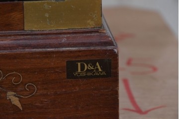 和製ヴィンテージ　希少な廃番品　吉川商事(D&A YOSHIKAWA)　天板大理石　可愛らしい象嵌入りのサイドチェスト　(R-086416)