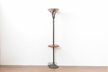 中古　テーブル付き　ローズのモチーフが華やかなステンドグラスのフロアスタンド　(R-086417)