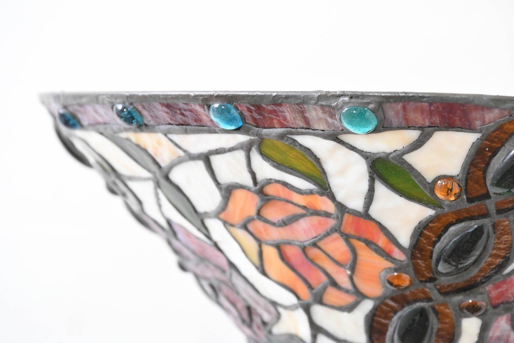 中古　テーブル付き　ローズのモチーフが華やかなステンドグラスのフロアスタンド　(R-086417)