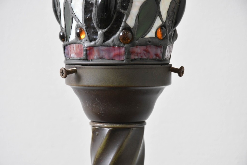 中古　テーブル付き　ローズのモチーフが華やかなステンドグラスのフロアスタンド　(R-086417)