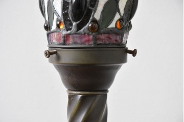 中古　テーブル付き　ローズのモチーフが華やかなステンドグラスのフロアスタンド　(R-086417)