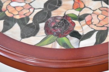 中古　テーブル付き　ローズのモチーフが華やかなステンドグラスのフロアスタンド　(R-086417)