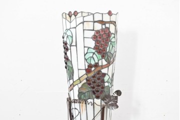 中古　立体的な葡萄モチーフが目を引くステンドグラスのフロアスタンド　(R-086418)