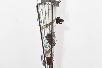 中古　立体的な葡萄モチーフが目を引くステンドグラスのフロアスタンド　(R-086418)