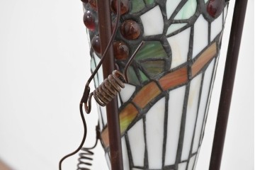 中古　立体的な葡萄モチーフが目を引くステンドグラスのフロアスタンド　(R-086418)