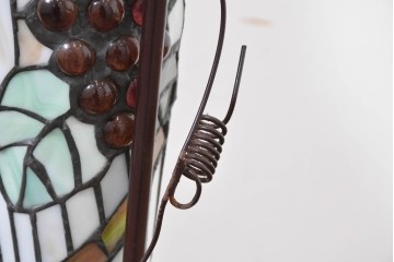 中古　立体的な葡萄モチーフが目を引くステンドグラスのフロアスタンド　(R-086418)