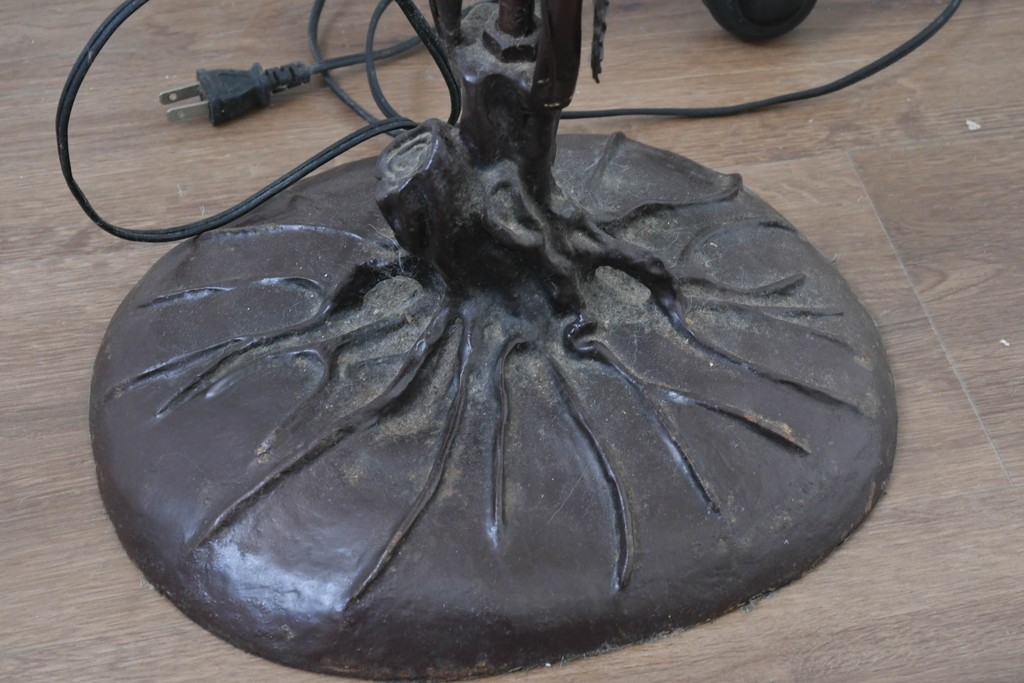 中古　立体的な葡萄モチーフが目を引くステンドグラスのフロアスタンド　(R-086418)